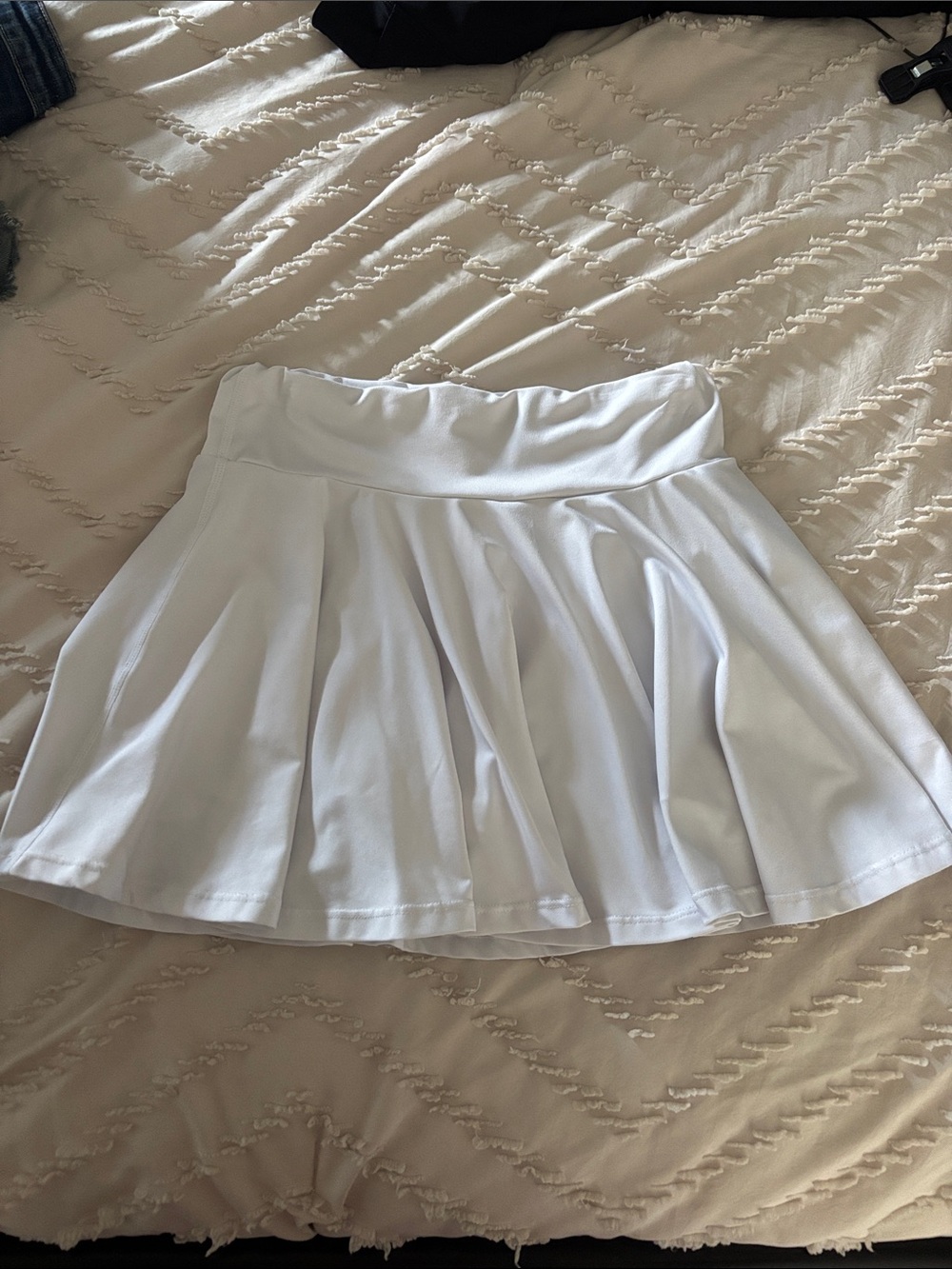 SHEIN White High-Waist Pleated Skater Skirt
